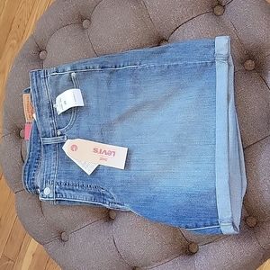 Levi's Relaxed Fit Cuffed Shorts